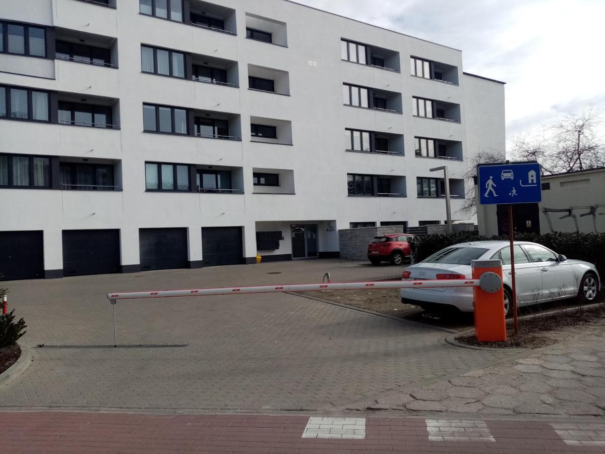 Apartamentyprzymorzu Baltycki Z Miejscem Postojowym I Ogrodkiem Kołobrzeg Exteriör bild