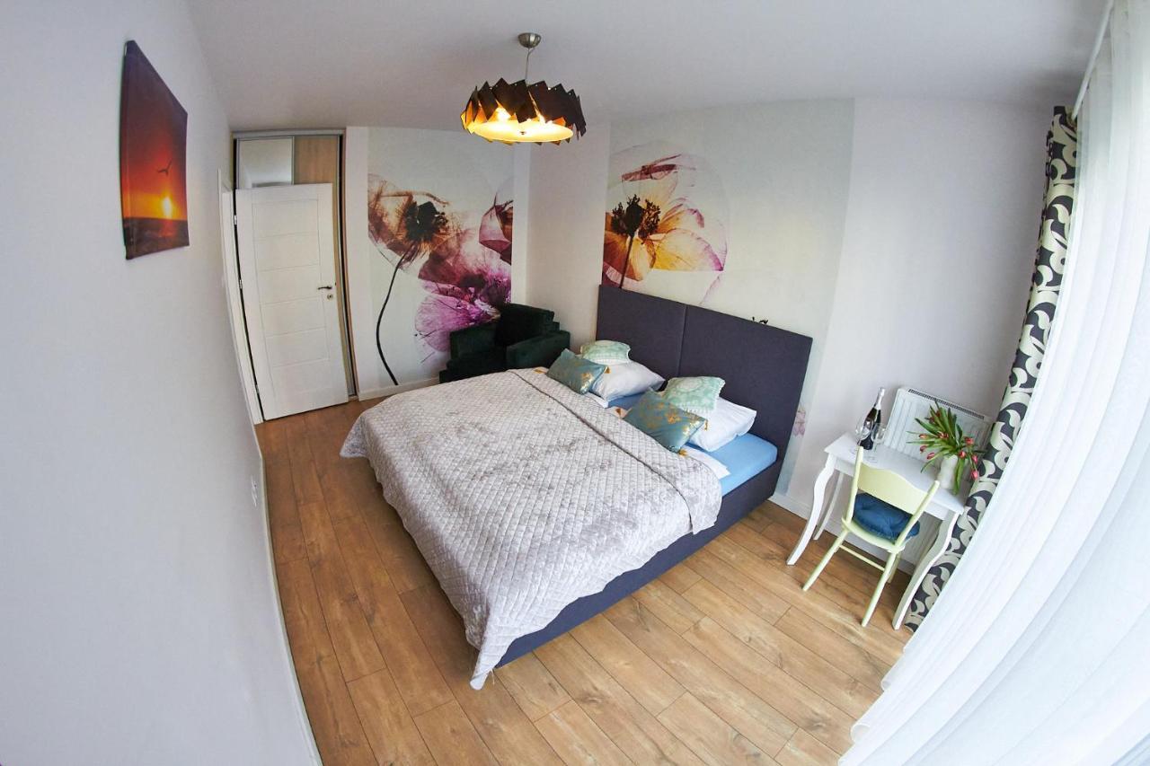 Apartamentyprzymorzu Baltycki Z Miejscem Postojowym I Ogrodkiem Kołobrzeg Exteriör bild