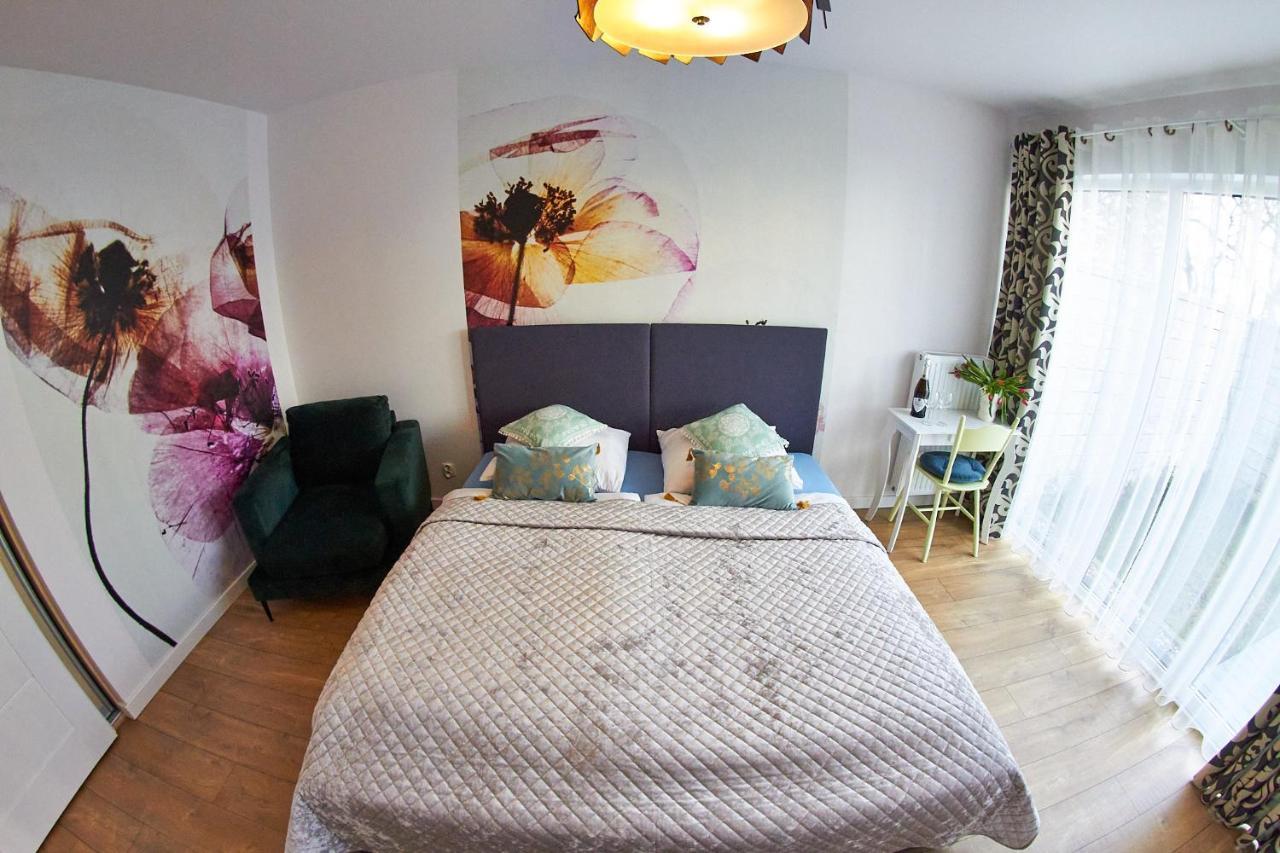 Apartamentyprzymorzu Baltycki Z Miejscem Postojowym I Ogrodkiem Kołobrzeg Exteriör bild